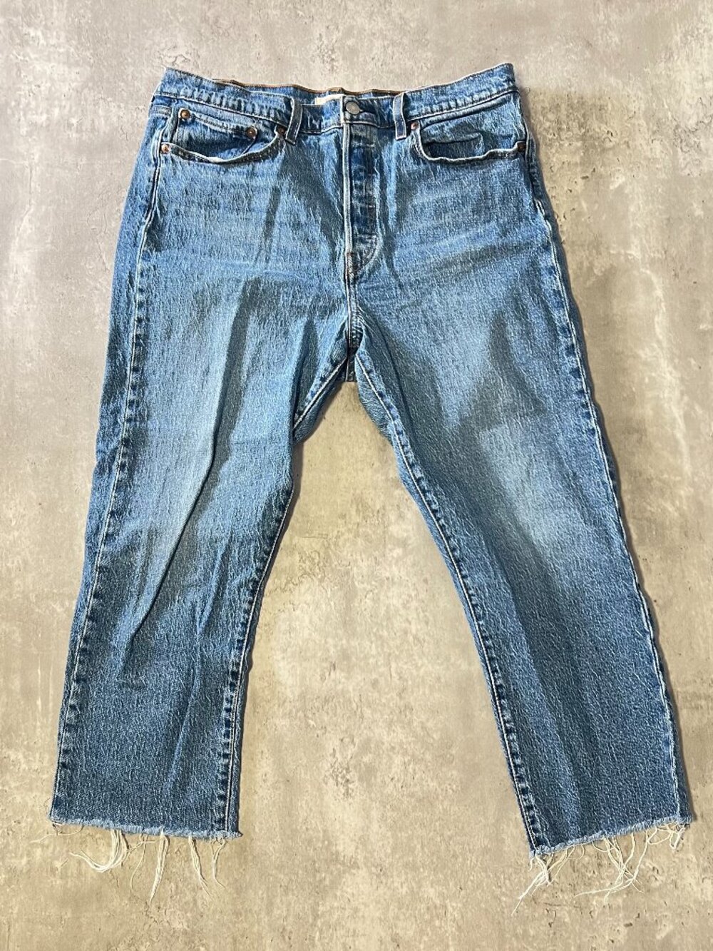 Levis Wedgie Straight Jeans Womens 33 High Rise Button Fly Denim Medium Wash